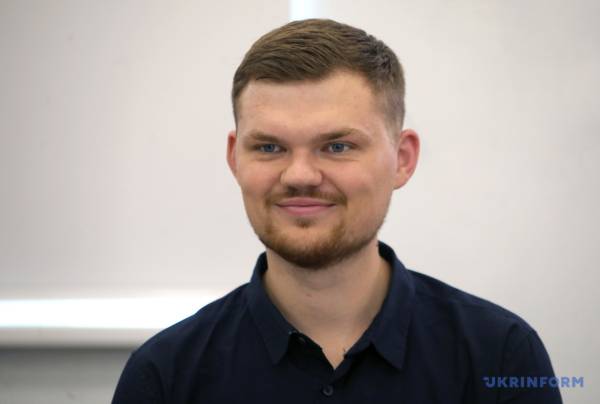 РетроМузФест імені Весоловського цього року відбудеться під девізом «Музика, яка стирає межі». 11 РетроМузФест імені Весоловського цього року відбудеться під девізом «Музика, яка стирає межі». 11
