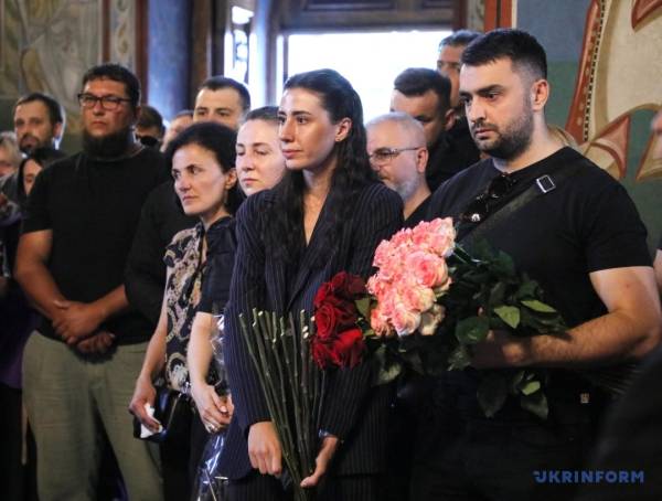На згадку про Валентину Савіцьку. «Прагну, щоб кожен дізнався, якою була моя Валя» 14
