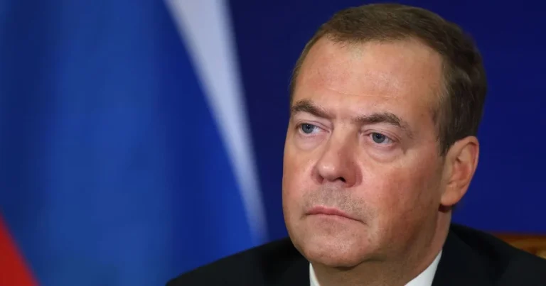 Росія обговорює нову мобілізацію: Медведєв зробив термінове повідомлення 18 Росія обговорює нову мобілізацію: Медведєв зробив термінове повідомлення 5