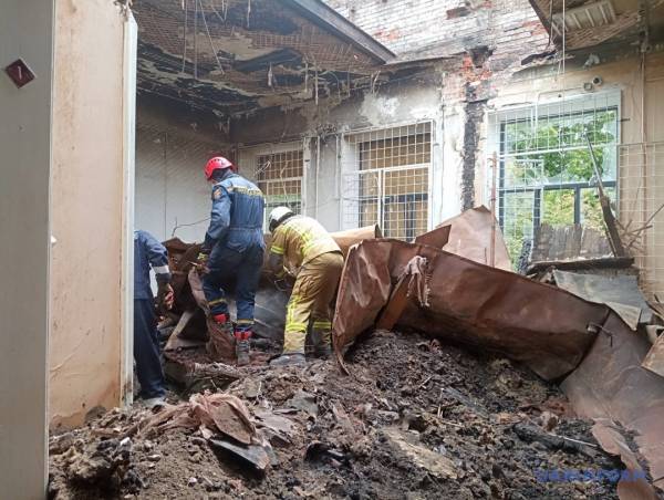 У Харківському художньому музеї оновили інформацію щодо збитків, завданих полотнам внаслідок атаки РФ. 9 У Харківському художньому музеї оновили інформацію щодо збитків, завданих полотнам внаслідок атаки РФ. 9