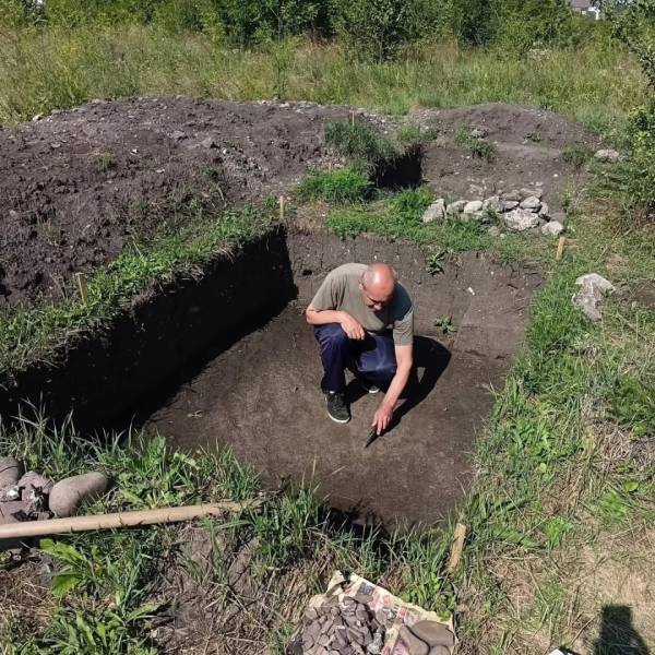 Археологи знайшли неподалік Галича залишки дерев'яної конструкції та срібник з Угорщини, датований ХІІІ століттям. 9 Археологи знайшли неподалік Галича залишки дерев'яної конструкції та срібник з Угорщини, датований ХІІІ століттям. 9