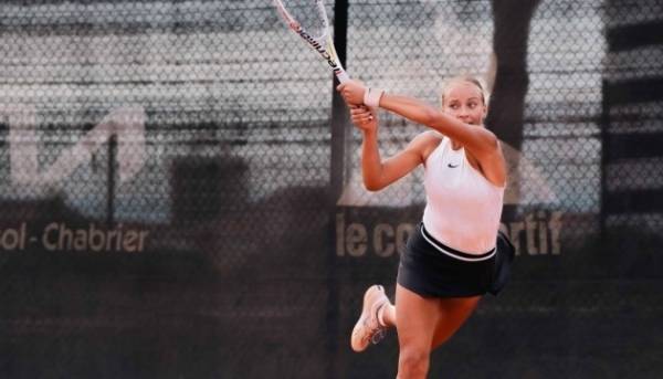 Єлизавета Котляр завершила виступ на турнірі WTA у Франції