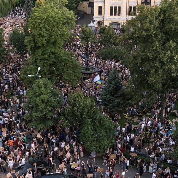 ПОРТАЛ новин 82 Четвертий день протестів у центрі Києва: які гасла лунають у серці столиці