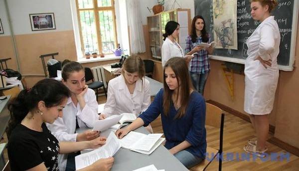 Вступна кампанія: Першого дня абітурієнти подали понад 40 тисяч заяв. 1 Вступна кампанія: Першого дня абітурієнти подали понад 40 тисяч заяв. 1
