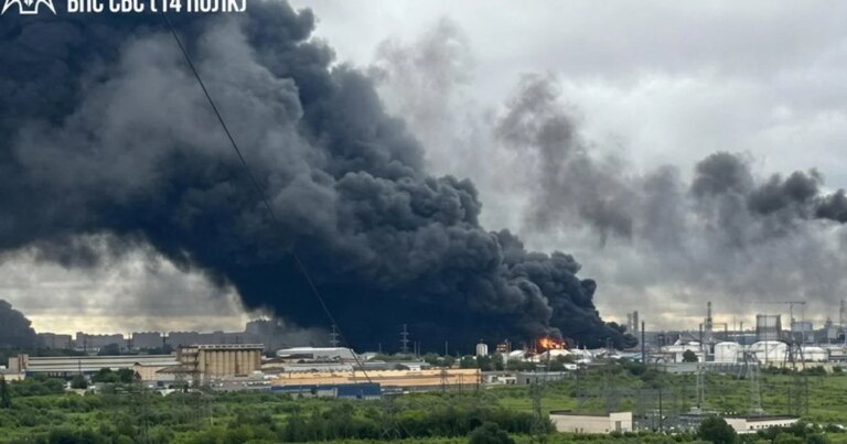 БПЛА з України досягли Москви: 1-й Окремий центр СБС повідомив про атаку на нафтопереробний завод у Капотні 8 БПЛА з України досягли Москви: 1-й Окремий центр СБС повідомив про атаку на нафтопереробний завод у Капотні 6
