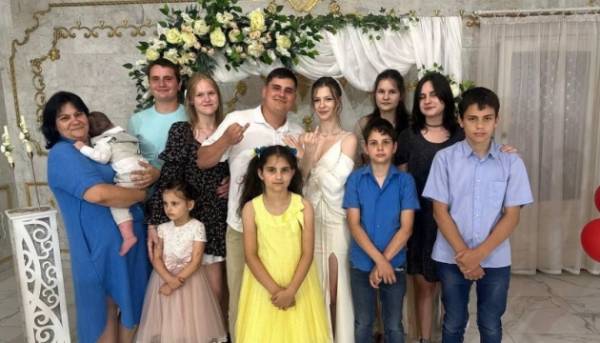 Біда в Радушному: російська ракета зруйнувала оселю – загинули мама, тато та троє їхніх нащадків, доля ще п’ятьох людей не встановлена.
