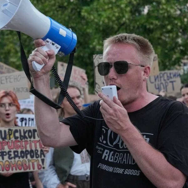 У Києві та інших містах уже п’ятий день поспіль не вщухають мітинги (фото, відео)