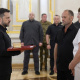 Володимир Зеленський вручив державні відзнаки захисникам і захисницям України. 15