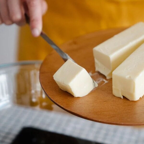У Києві виявили підроблену польську молочну продукцію: третина зразків не відповідає стандартам