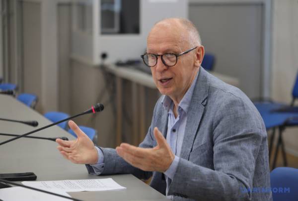 РетроМузФест імені Весоловського цього року відбудеться під девізом «Музика, яка стирає межі». 8 РетроМузФест імені Весоловського цього року відбудеться під девізом «Музика, яка стирає межі». 8