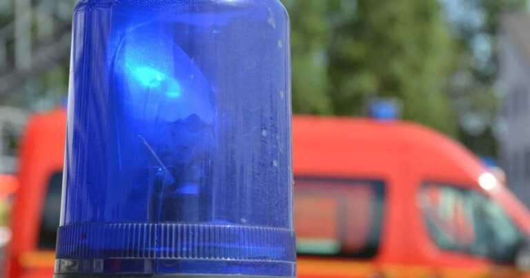 Росія вдарила з повітря по Херсону: постраждав чоловік 3