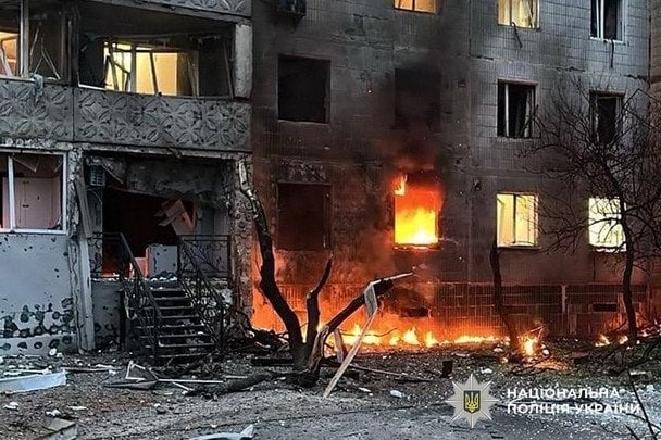 Росія вдарила по обласному центру, постраждали діти: у соцмережах повідомляють про палаючий "Епіцентр" 10 / © Поліція Сумської області