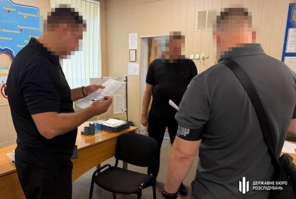 СБУ проводить перевірки в численних військкоматах по всій Україні 7 СБУ проводить перевірки в численних військкоматах по всій Україні 7