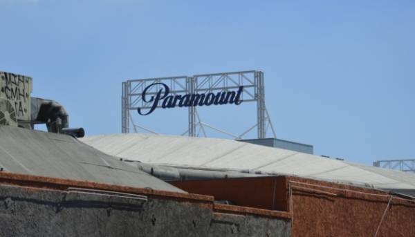 Судовий орган у Сполучених Штатах тимчасово зупинив об’єднання Paramount та Warner Bros.