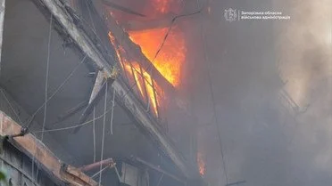 Українське місто зазнало ракетних ударів: населений пункт палає, є загиблі (фото, відео) 9 атака на Запоріжжя 21 липня_2 / © Запорізька ОВА