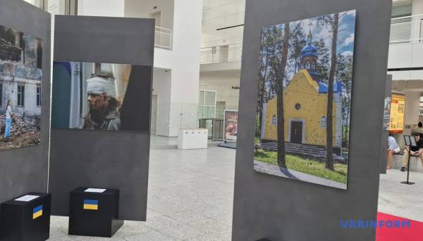 Виставка фотографій Говарда Баффета, присвячена незламності українського народу, розпочала роботу в Гаазі. 14