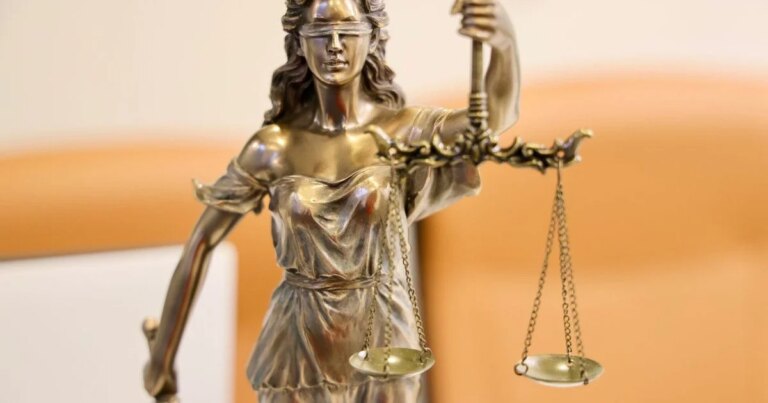 Напад у залі суду: чоловік у Запоріжжі сприйняв охоронця за суддю 7
