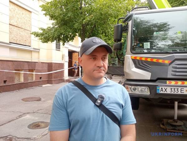 У Харківському художньому музеї оновили інформацію щодо збитків, завданих полотнам внаслідок атаки РФ. 7 У Харківському художньому музеї оновили інформацію щодо збитків, завданих полотнам внаслідок атаки РФ. 7