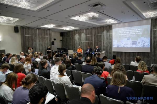 Кривонос: Ми реалізуємо суспільний мандат, наданий нам рік тому під час протестів 8 Кривонос: Ми реалізуємо суспільний мандат, наданий нам рік тому під час протестів 8
