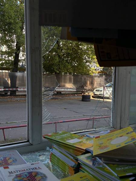 «Альпака» в Києві: ще один напад на книгарню цього літа 16