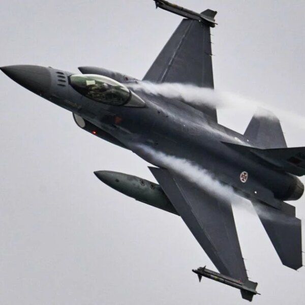 Український винищувач F-16 вперше знищив російський літак — генерал США
