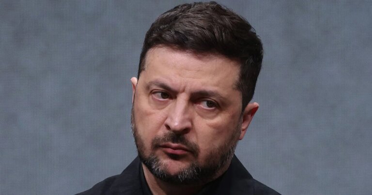Український президент Зеленський виступив із терміновим попередженням, заявивши, що Російська Федерація, можливо, планує масований удар найближчої ночі. 10 Український президент Зеленський виступив із терміновим попередженням, заявивши, що Російська Федерація, можливо, планує масований удар найближчої ночі. 7