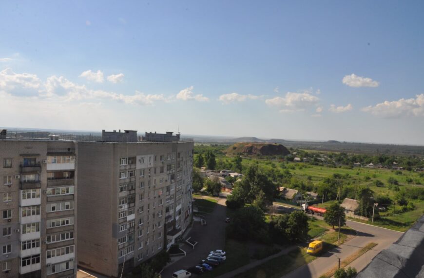 ПОРТАЛ новин 62 У зайнятому Довжанську вогневі позиції облаштовують просто в…