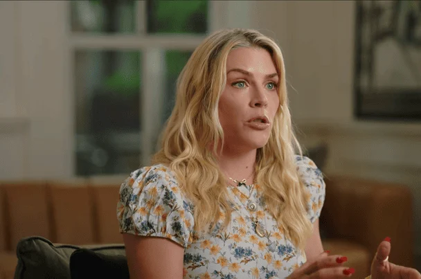  Busy Philipps youtube.com/@People / © YouTube