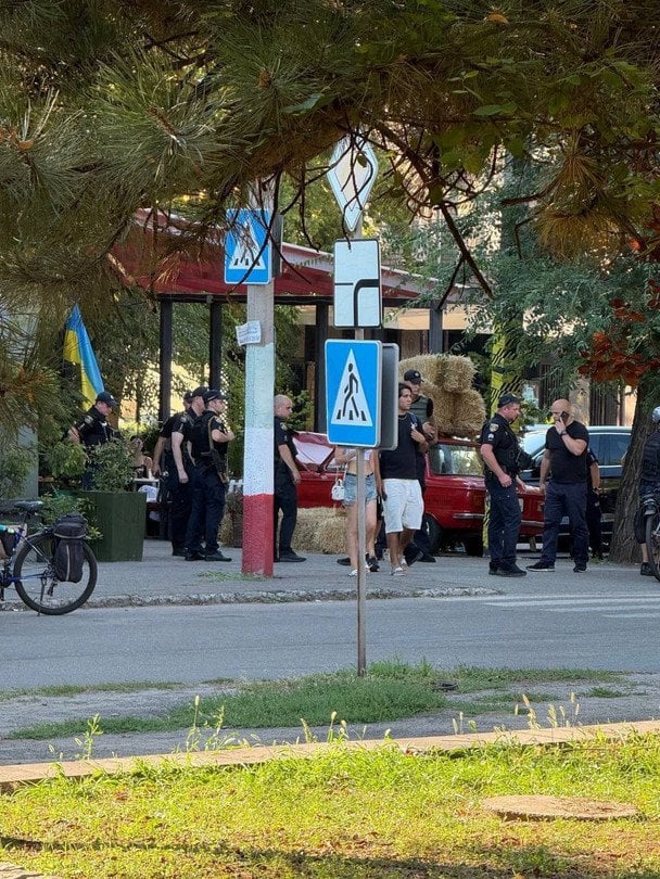У центрі Кривого Рогу сталися постріли: одна людина поранена, нападник зник — ЗМІ 2 / © із соцмереж