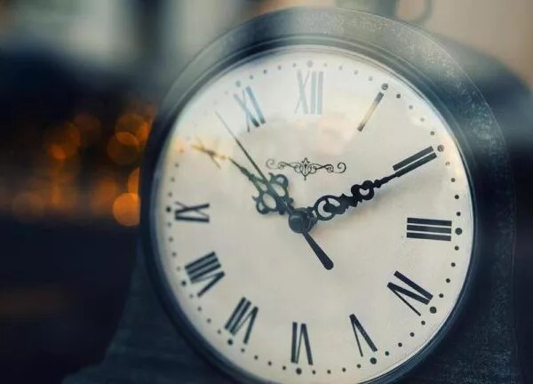 2026 року, коли переведуть годинники на зимовий час: як пересунути стрілки
