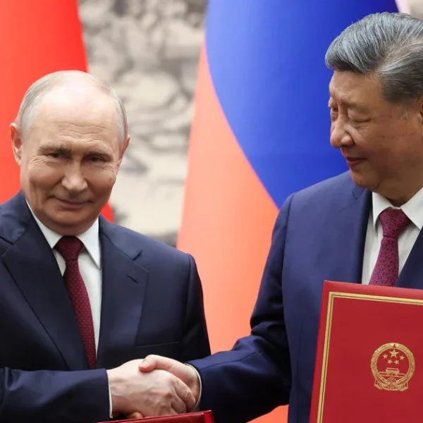 Китай знищує російську промисловість: ринок спецтехніки РФ впав на третину