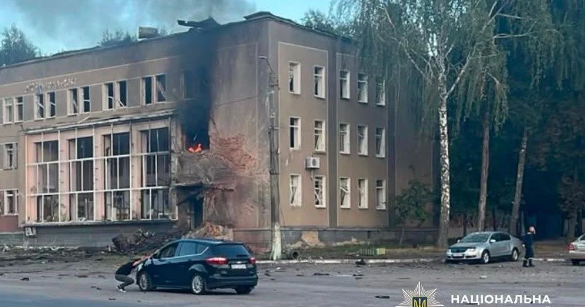 Російські війська атакували місто Мена Російські війська атакували місто Мена