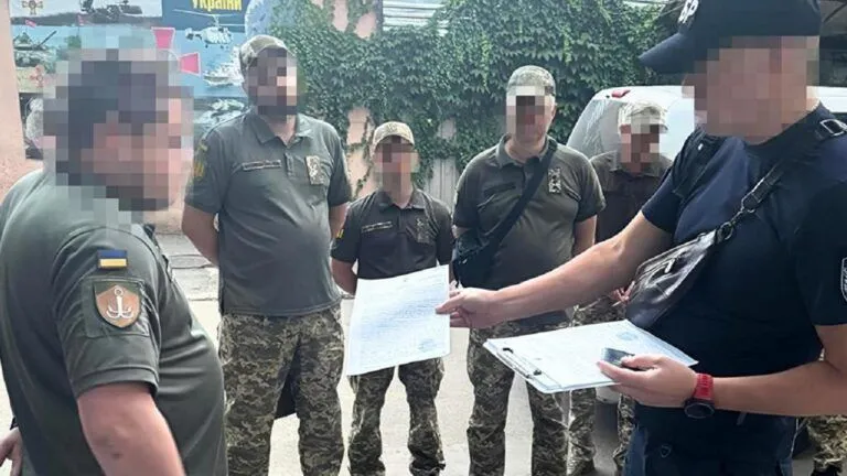 10 військовослужбовцям ТЦК в Одесі повідомили про підозру у катуванні та незаконному затриманні. 2 Фото до статті