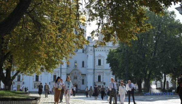 Як зробити Києво-Печерську лавру українським Ватиканом
