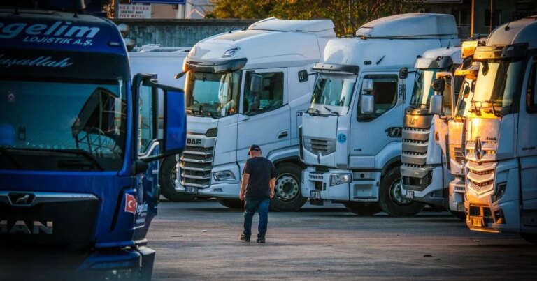 День далекобійника 2026: найкращі побажання для тих, хто щодня підкорює дороги 18 День далекобійника 2026: найкращі побажання для тих, хто щодня підкорює дороги 4