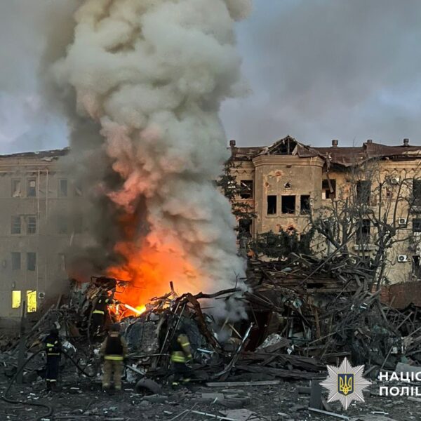 Росія внаслідок обстрілів напередодні забрала життя шістьох дорослих та однієї дитини в Україні ➜ ZMINA