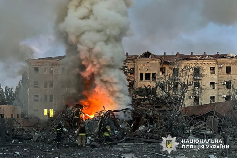 Росія внаслідок обстрілів напередодні забрала життя шістьох дорослих та однієї дитини в Україні ➜ ZMINA 29 Росія внаслідок обстрілів напередодні забрала життя шістьох дорослих та однієї дитини в Україні ➜ ZMINA 18