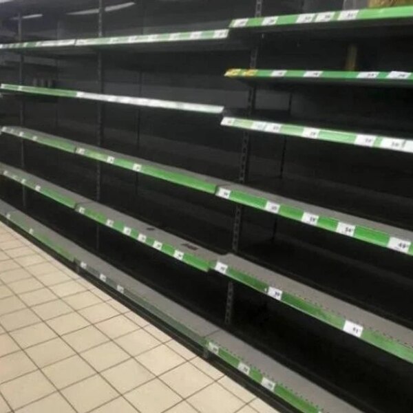 Пусті прилавки в крамницях після російських атак на склади: чи загрожує Україні нестача харчів