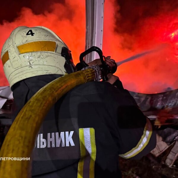 РФ завдали удар по ТРЦ у Кривому Розі: двоє загиблих ➜ ZMINA