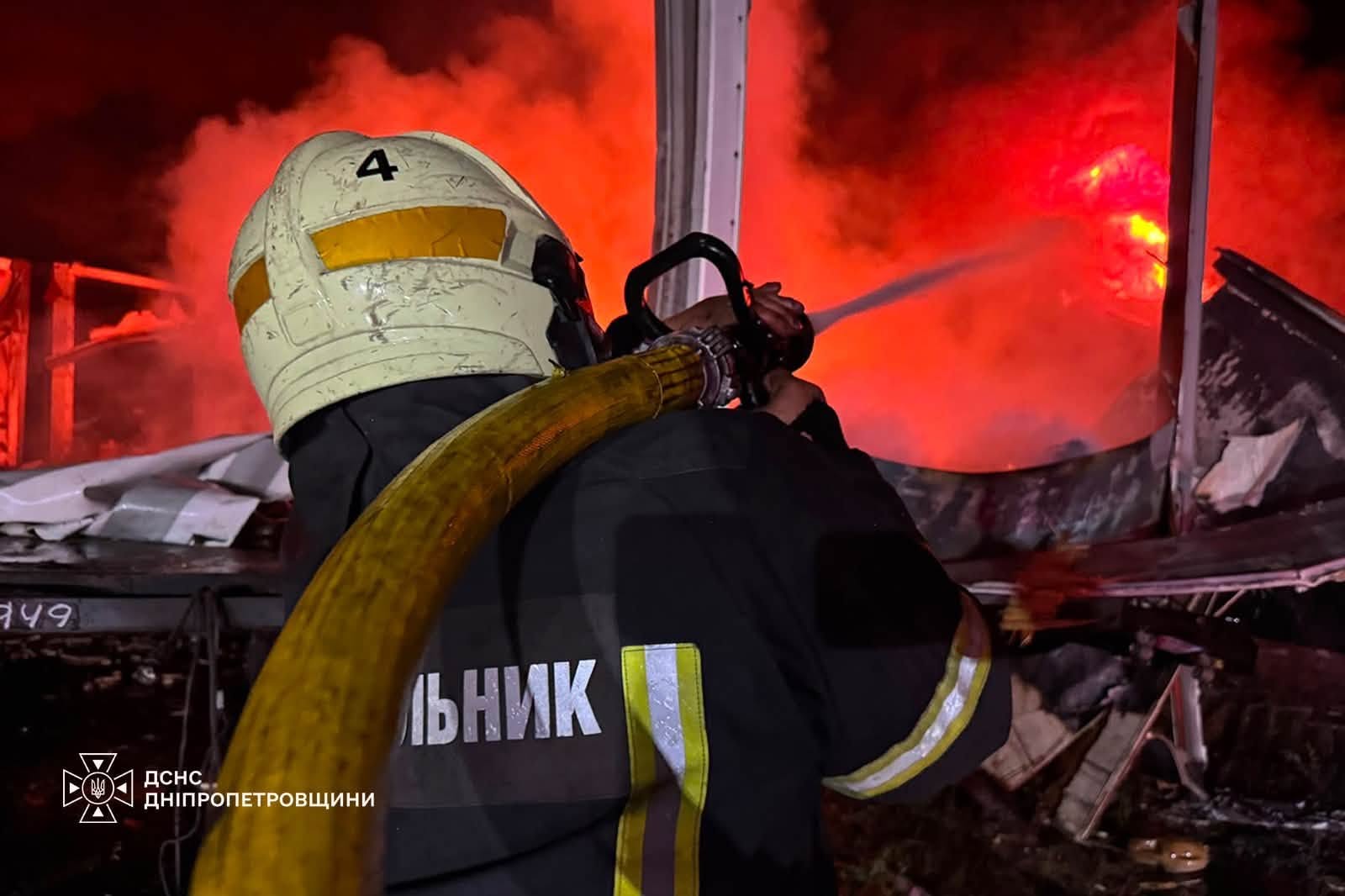 РФ завдали удар по ТРЦ у Кривому Розі: двоє загиблих ➜ ZMINA 2