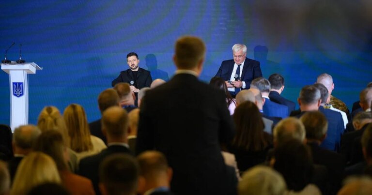 Зеленський заявив, що Україна є запорукою суверенітету держав, що раніше входили до складу СРСР. 7 Зеленський заявив, що Україна є запорукою суверенітету держав, що раніше входили до складу СРСР. 6