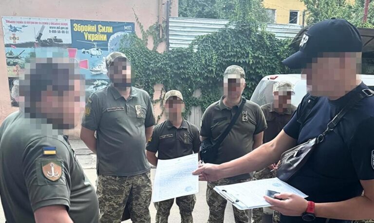 Десятеро військових комісарів з Одещини підозрюються у жорстокому поводженні та протиправному ув'язненні осіб ➜ ZMINA 1