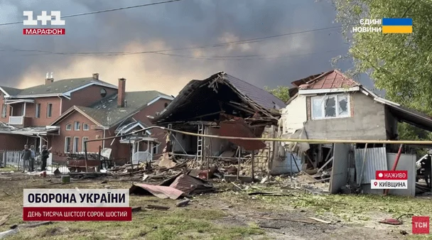 Дим видно здалеку, дрони падали на будинки: Росія масовано атакує Київщину — що відбувається на місці 2 Наслідки атаки на Київщині / © ТСН