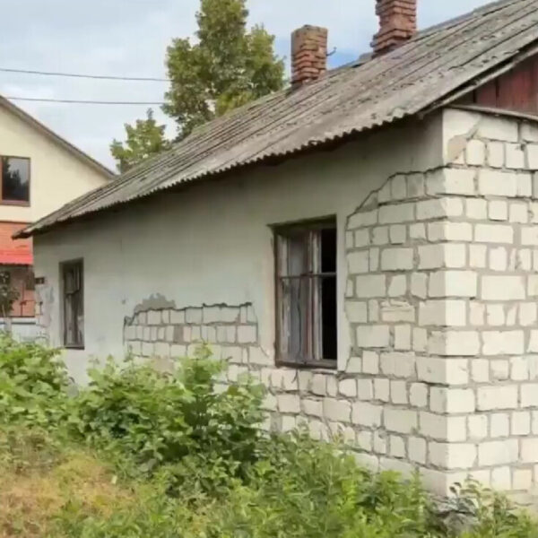 За останні два роки держава надала житло лише 196 дітям-сиротам, тоді як у черзі на отримання квартири перебуває 50 тисяч осіб.