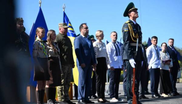Тіло Євгена Коновальця доставили до України 15