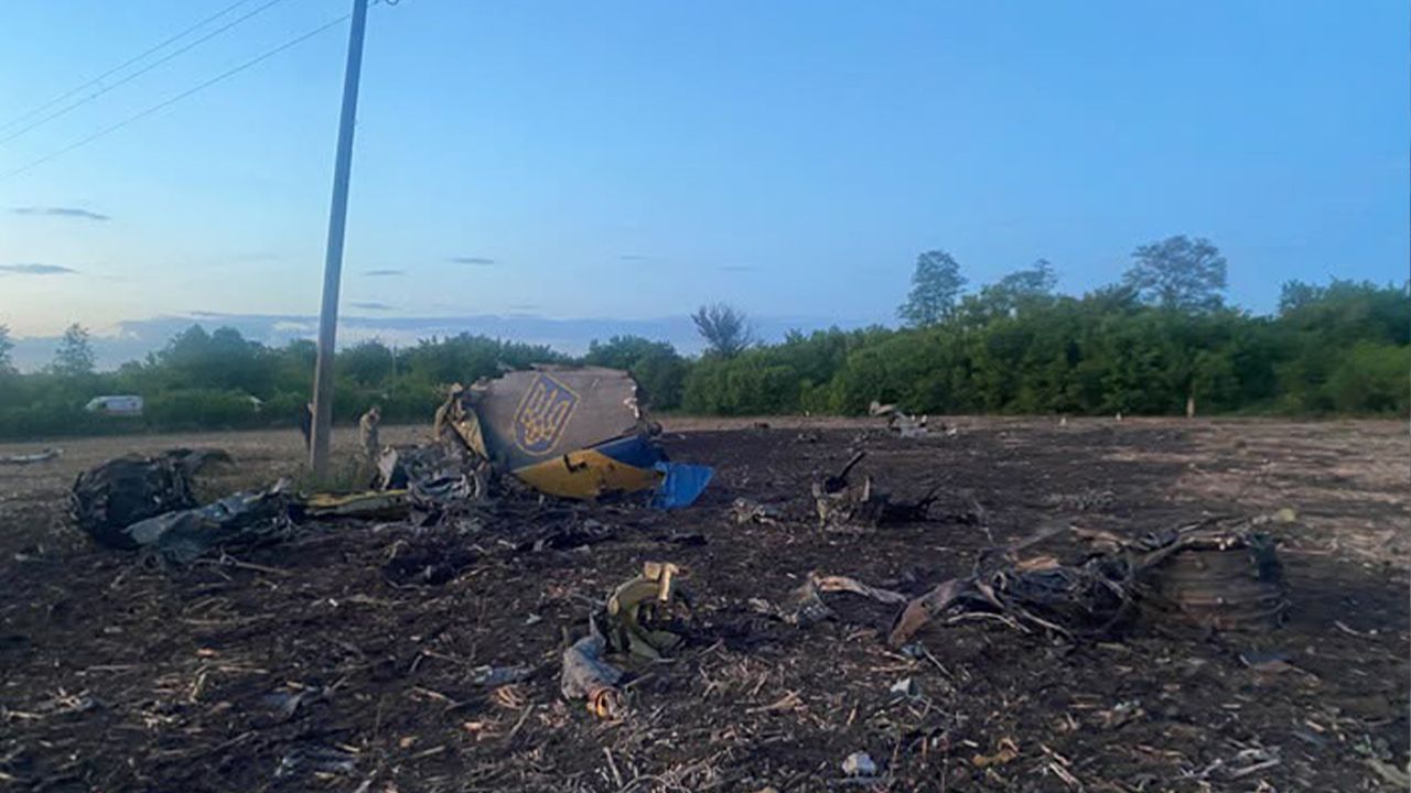 Авіаційна аварія Су-24М у Хмельницькій області: попередню причину встановили слідчі 7
