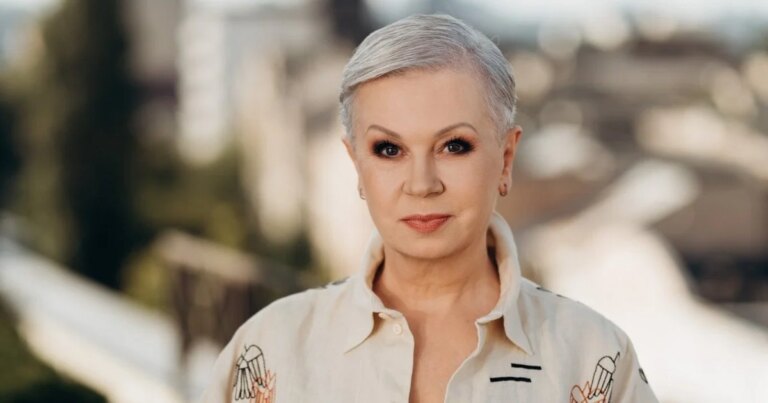 Алла Мазур, ведуча "ТСН. Тиждень", була удостоєна звання "Національна легенда України" разом із відомим голлівудським актором Шоном Пенном. 12 Алла Мазур, ведуча "ТСН. Тиждень", була удостоєна звання "Національна легенда України" разом із відомим голлівудським актором Шоном Пенном. 11