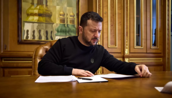 Володимир Зеленський затвердив законодавчий акт, який надає військовим, раніше засудженим, такі ж права, як і іншим оборонцям.