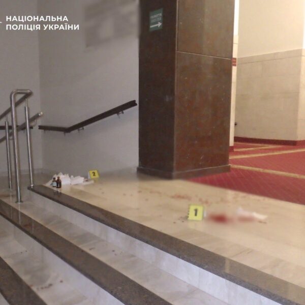 Киянин поранив відвідувача готелю після зауваження, нападника спіймали