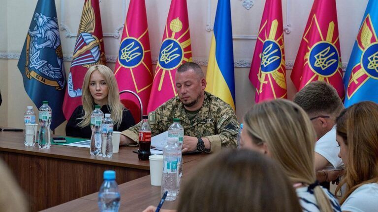 Україна: Росія розглядає потенційну атаку на Київ та Чернігів: деталі від Офісу Президента 2 Ілюстрація до статті